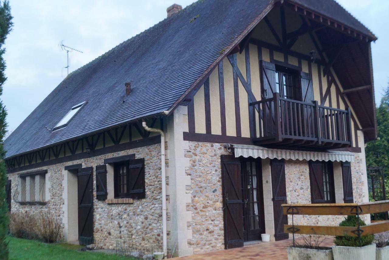 Saint-Pierre-de-Bailleul Maison Au Calme A La Campagne מראה חיצוני תמונה